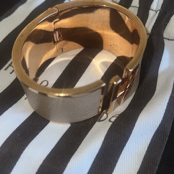Henri Bendel Logo Metropolitan Cuff - Picture 5 of 10